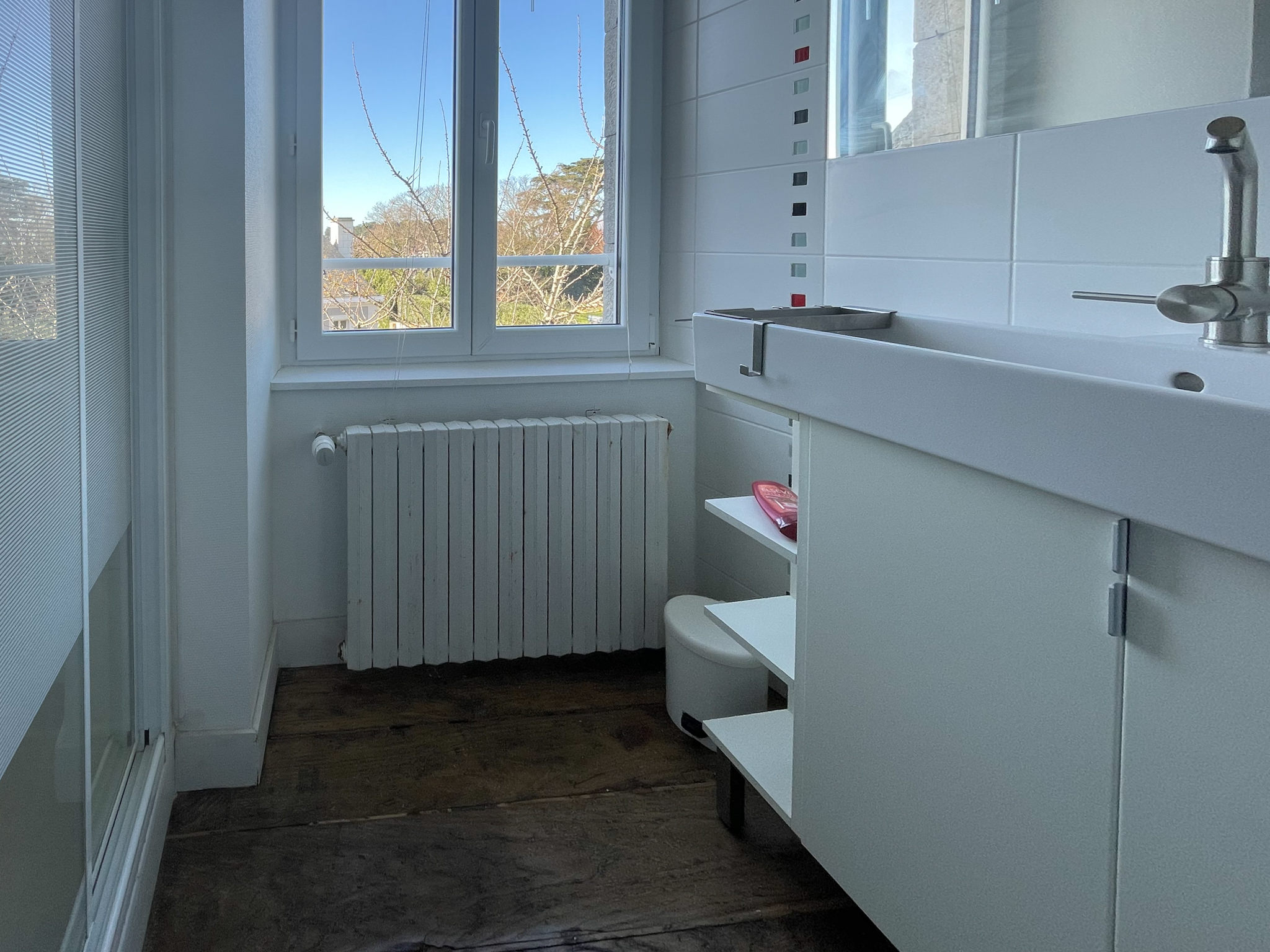 Salle de bain fonctionnelle de l'Appartement Pré Brécel 1 à Saint-Malo