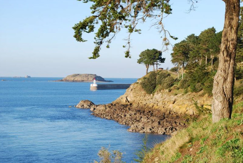 Vue sur mer à Saint-Malo en Bretagne