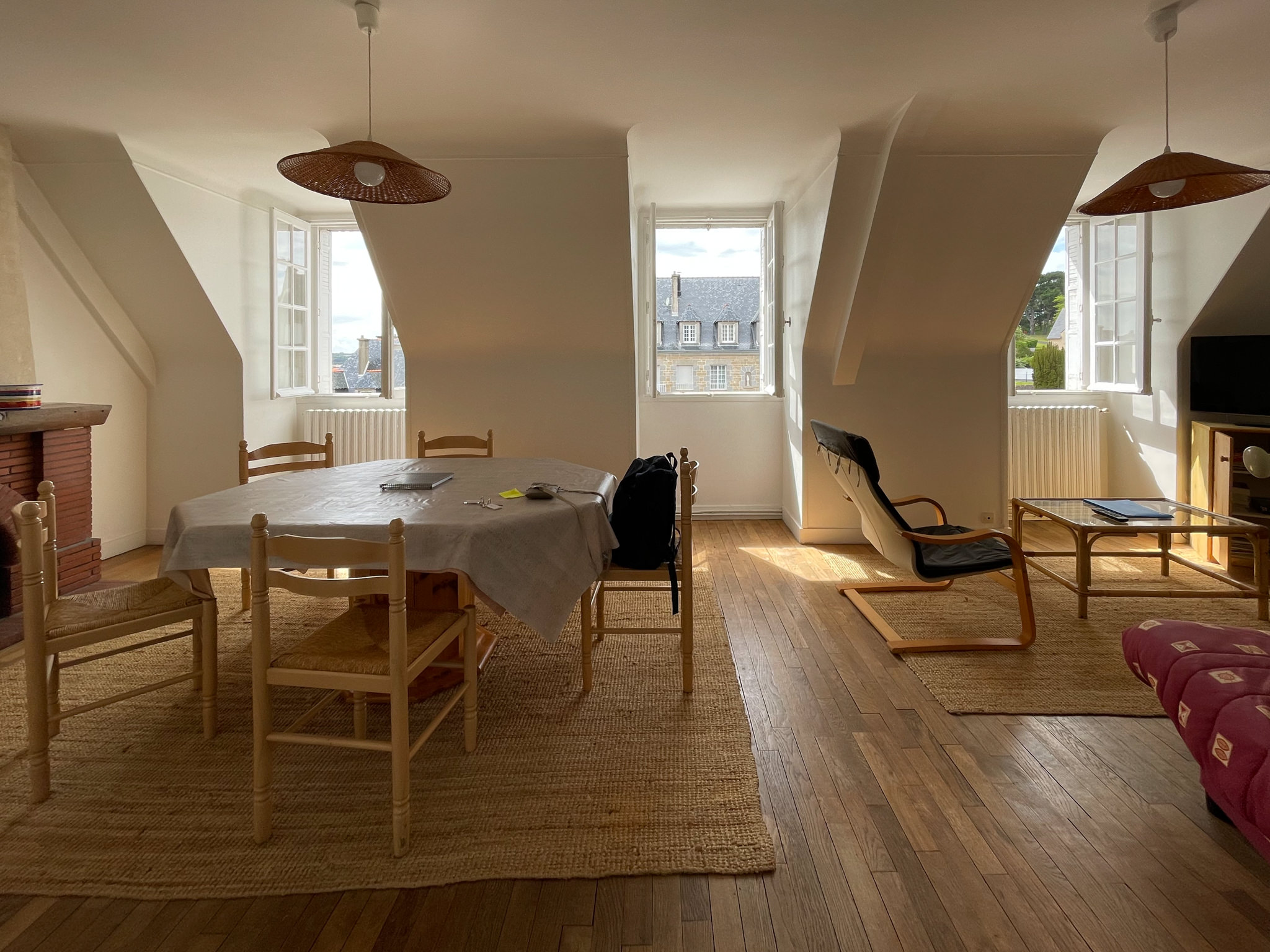 Salon lumineux avec vue mer de l'Appartement Aleth à Saint-Malo