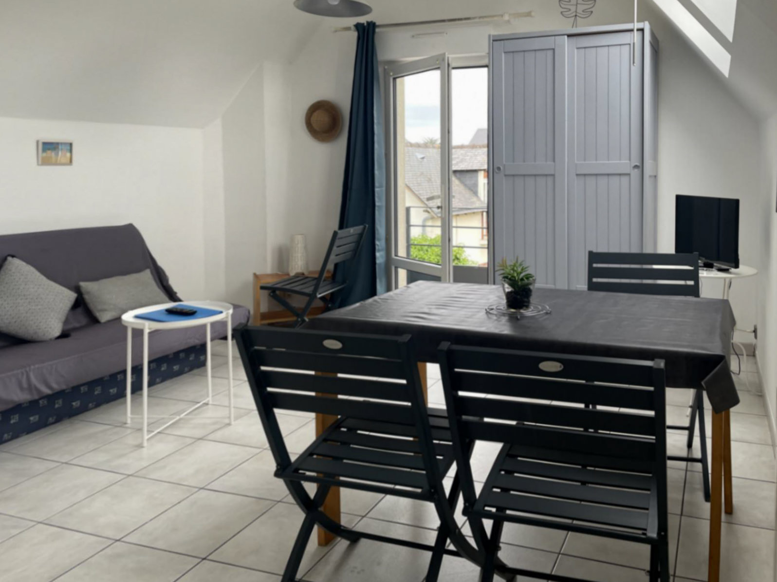 Salon lumineux et accueillant de l'Appartement Lebraz 3 à Saint-Lunaire