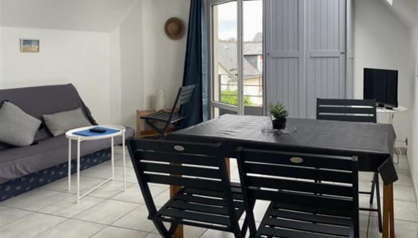 Salon lumineux et accueillant de l'Appartement Lebraz 3 à Saint-Lunaire