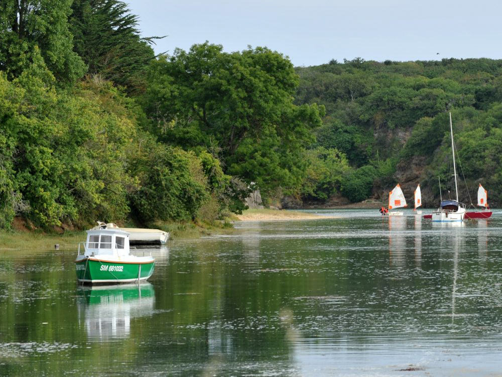 Bateau de pêche amarré sur le Marais, Saint-Lunaire